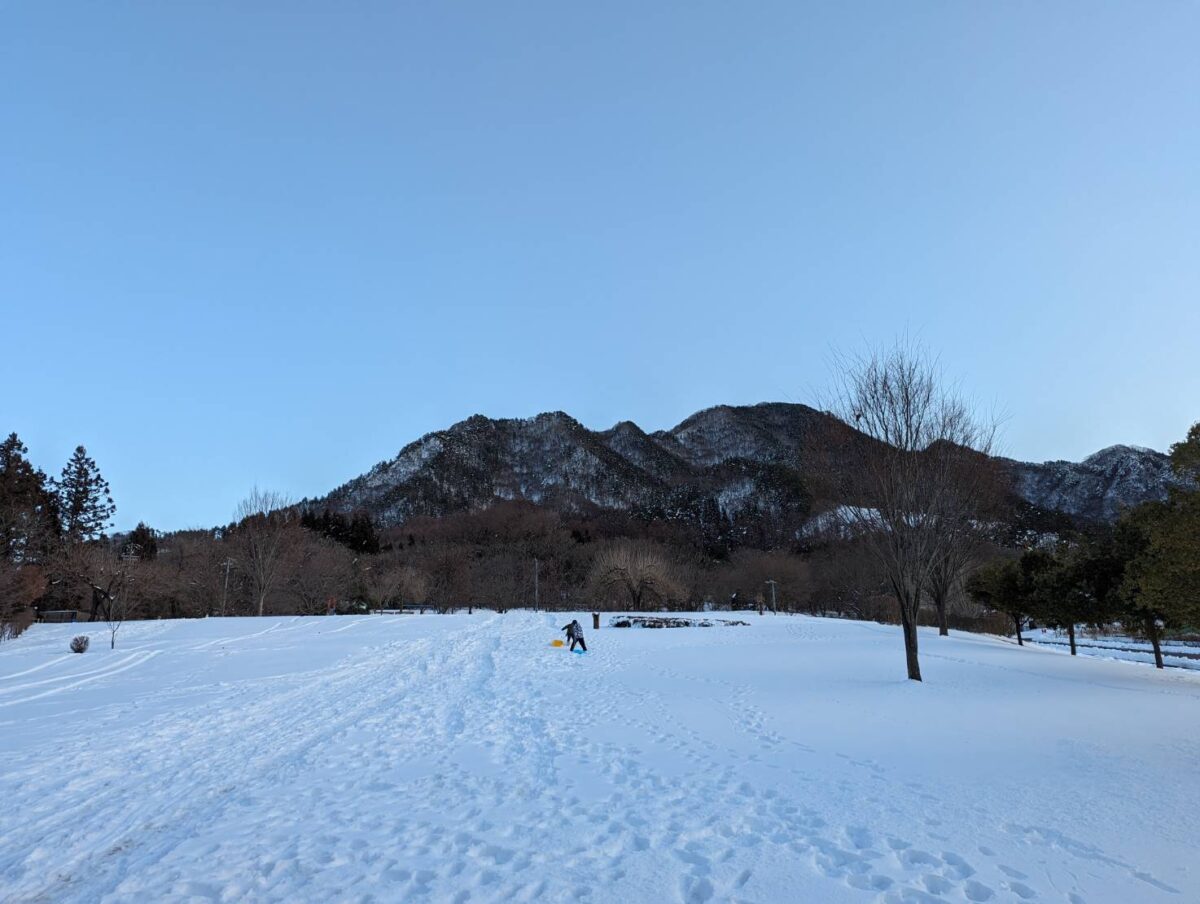 長野県上田市山王山公園　冬　雪　ソリ